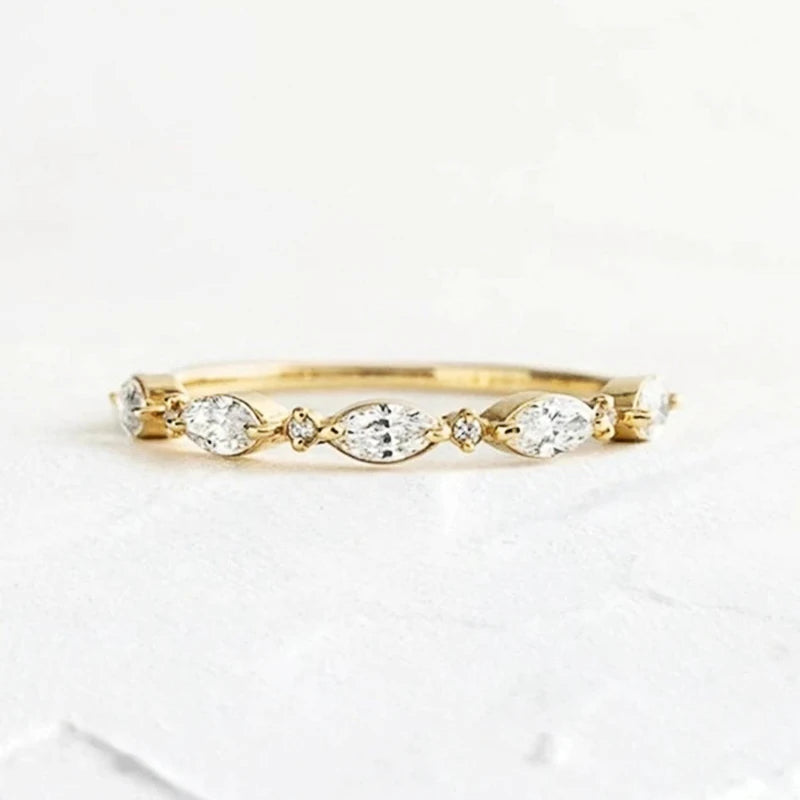 Huitan CZ Women’s Ring – Elegant & Versatile