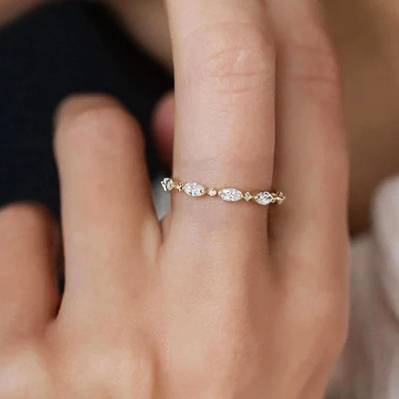 Huitan CZ Women’s Ring – Elegant & Versatile